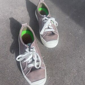 Cariuma OCA Low Canvas Sneakers beige size 7 women